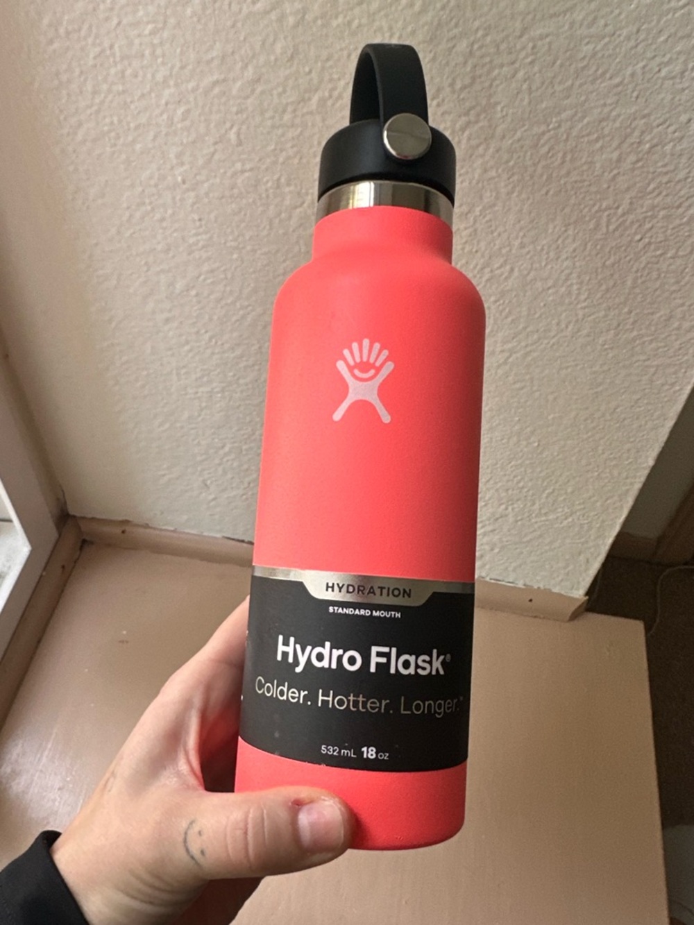 NWT Hydro Flask- 18oz Coral Regular Mouth